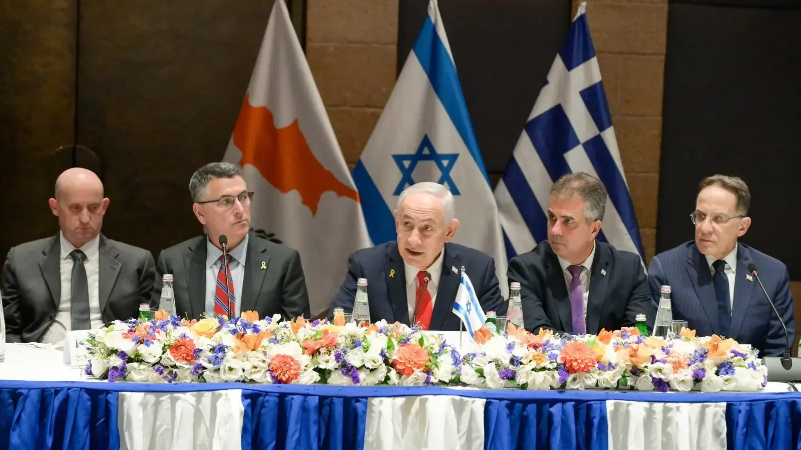 ראש הממשלה בנימין נתניהו, ראש ממשלת יוון קיריאקוס מיצוטאקיס ונשיא קפריסין ניקוס כריסטודולידיס מקיימים כעת פגישה משותפת במסגרת הפסגה המדינית בירושלים. ראש הממשלה בנימין נתניהו, ראש ממשלת יוון קיריאקוס מיצוטאקיס ונשיא קפריסין ניקוס כריסטודולידיס מקיימים כעת פגישה משותפת במסגרת הפסגה המדינית בירושלים.
