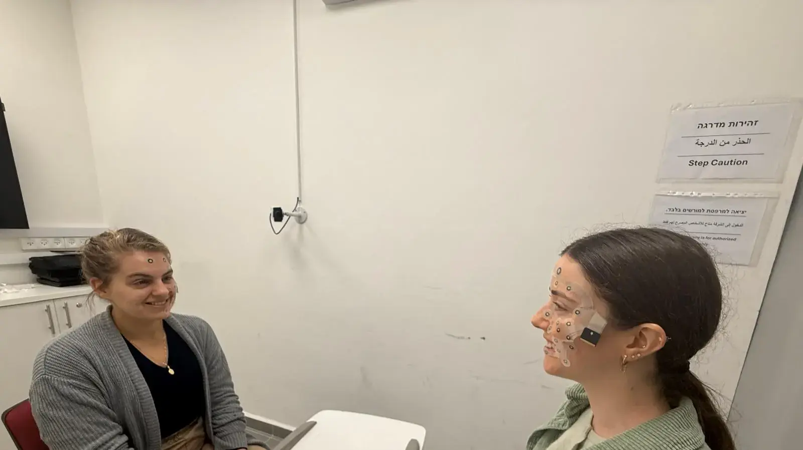 מחקר חיקוי הבעות פנים אוניברסיטת תל אביב מחקר חיקוי הבעות פנים אוניברסיטת תל אביב