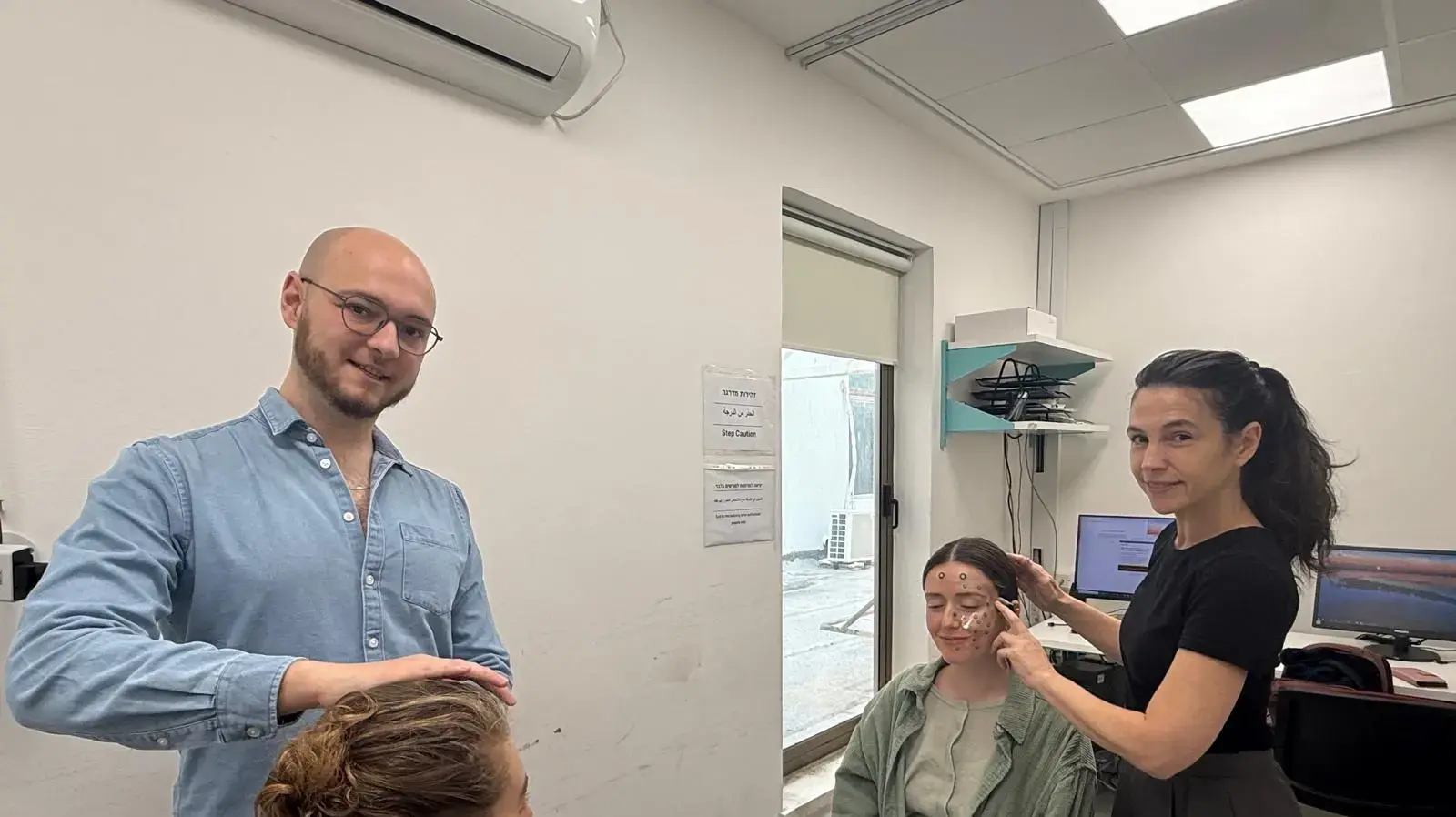 מחקר חיקוי הבעות פנים אוניברסיטת תל אביב מחקר חיקוי הבעות פנים אוניברסיטת תל אביב