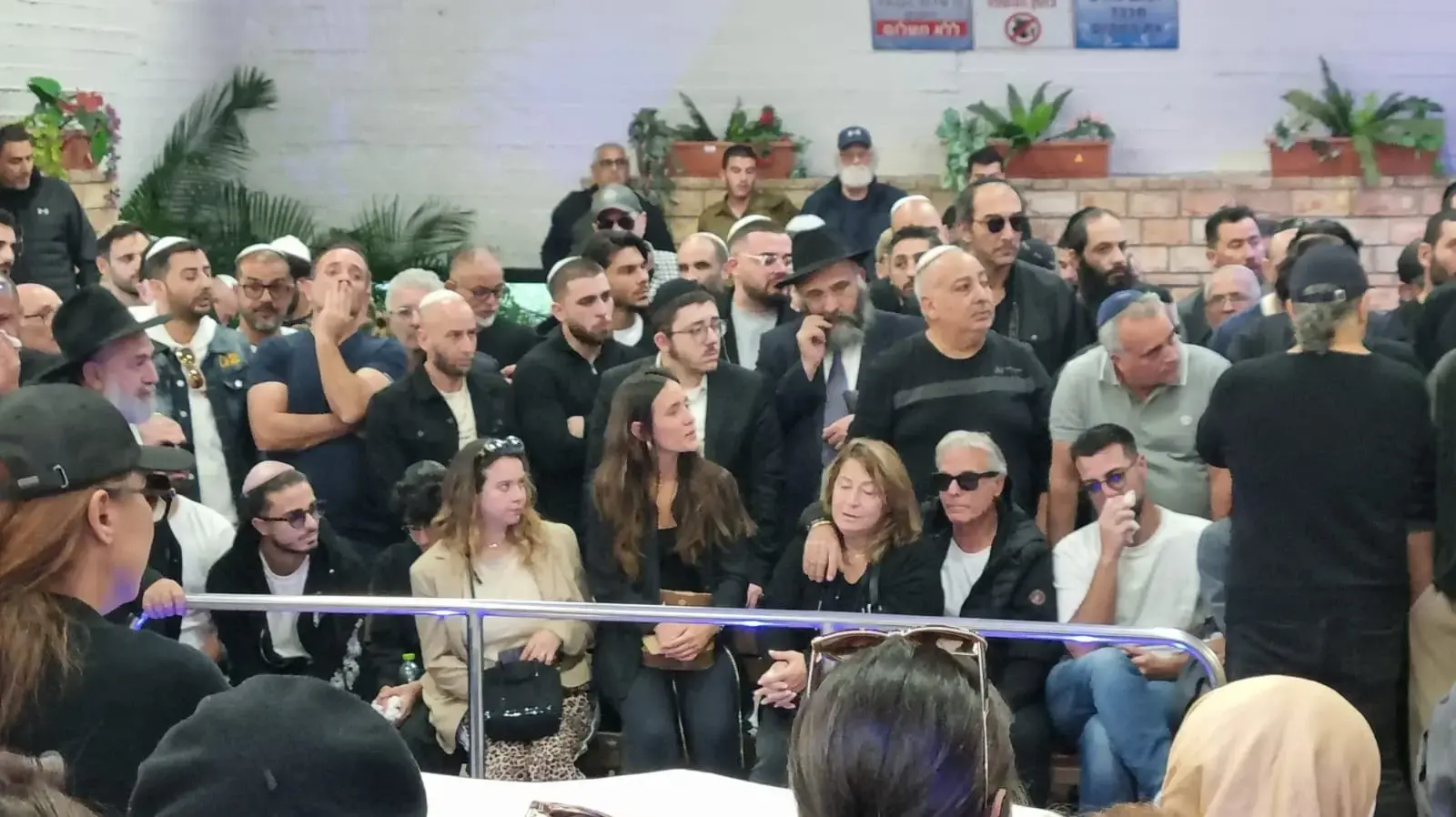 הלווייתו של דן אלקיים שנהרג בפיגוע באוסטרליה, בית העלמין אשדוד, 25 בדצמבר 2025 הלווייתו של דן אלקיים שנהרג בפיגוע באוסטרליה, בית העלמין אשדוד, 25 בדצמבר 2025