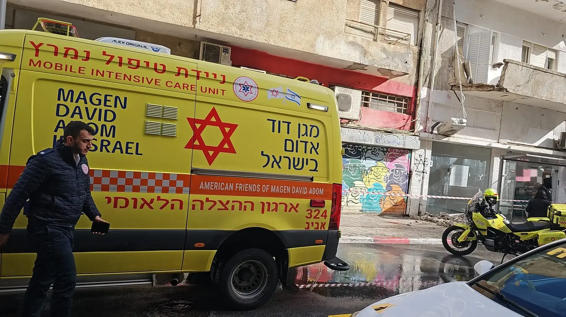 גבר נפצע מקריסת מרפסת, הרצל, תל אביב, 29 בדצמבר 2025 גבר נפצע מקריסת מרפסת, הרצל, תל אביב, 29 בדצמבר 2025