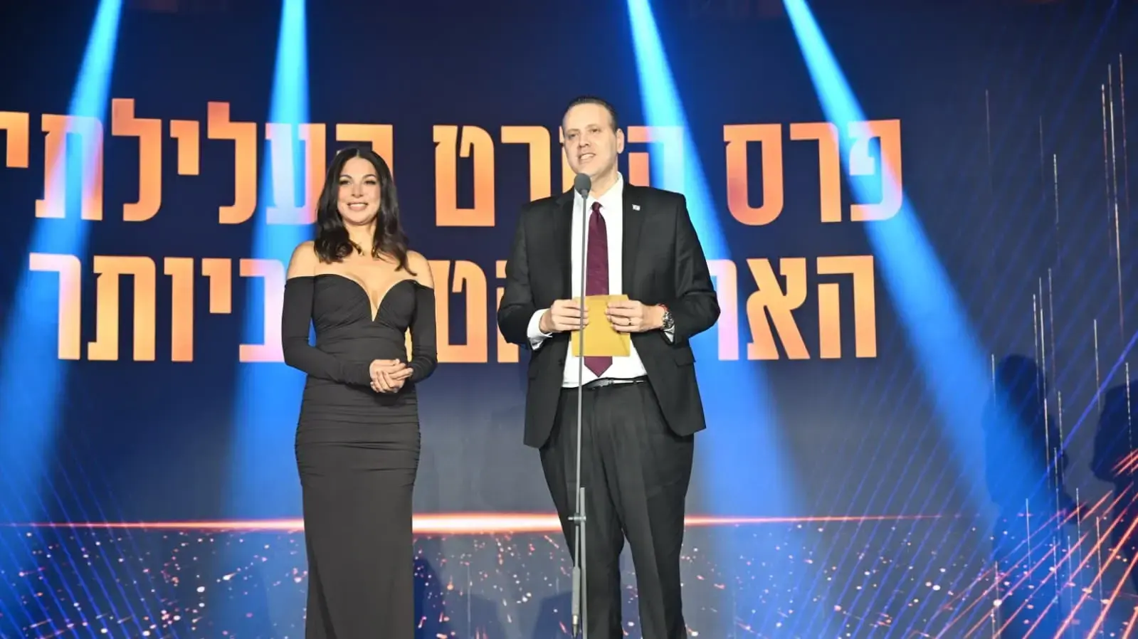 מיקי זוהר עם מורן אטיאס, טקס פרסי הקולנוע הפוליטי, בנייני האומה, ירושלים, 30 בדצמבר 2025