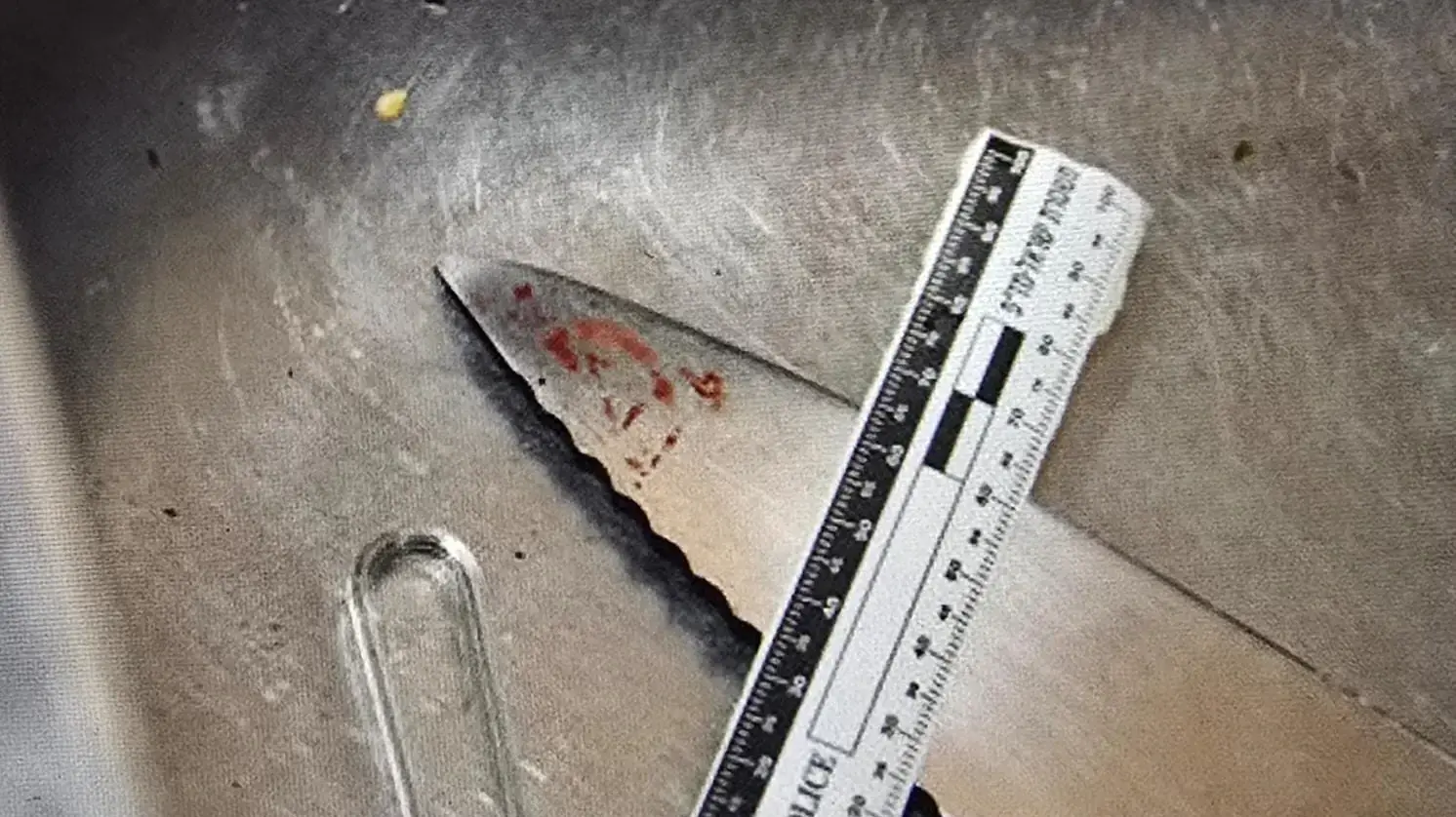 תושבת העיר ירושלים איימה על בן זוגה, דקרה אותו באמצעות סכינים וגרמה לו לחבלות קשות תושבת העיר ירושלים איימה על בן זוגה, דקרה אותו באמצעות סכינים וגרמה לו לחבלות קשות