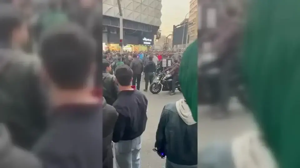 מחאות על צניחת ערך המטבע, איראן מחאות על צניחת ערך המטבע, איראן