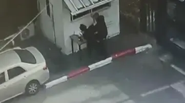 השומר נגח בנער השומר נגח בנער