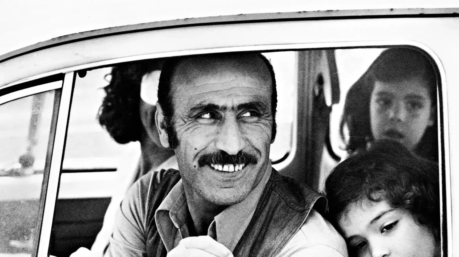 יוסף שילוח ומשפחתו, 19/04/1984 יוסף שילוח ומשפחתו, 19/04/1984
