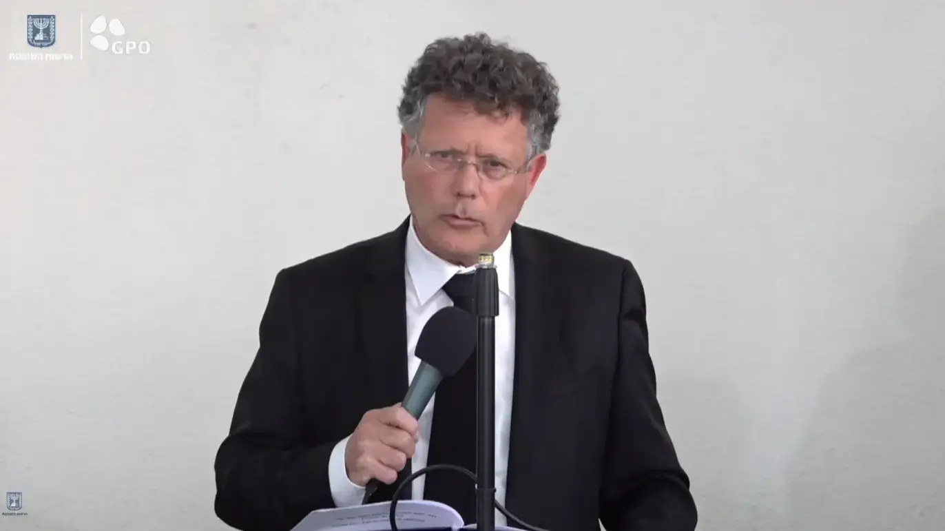 נשיא בית המשפט העליון יצחק עמית בהלוויתו של השופט בני שגיא , תל אביב, 5 בינואר 2026 נשיא בית המשפט העליון יצחק עמית בהלוויתו של השופט בני שגיא , תל אביב, 5 בינואר 2026