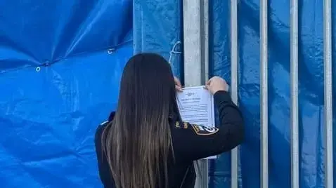 חנות אופנה וביגוד בראשון לציון נסגרה בצו מנהלי לאחר שבמקום נתפסו שוהים בלתי חוקים שהועסקו בניגוד לחוק חנות אופנה וביגוד בראשון לציון נסגרה בצו מנהלי לאחר שבמקום נתפסו שוהים בלתי חוקים שהועסקו בניגוד לחוק