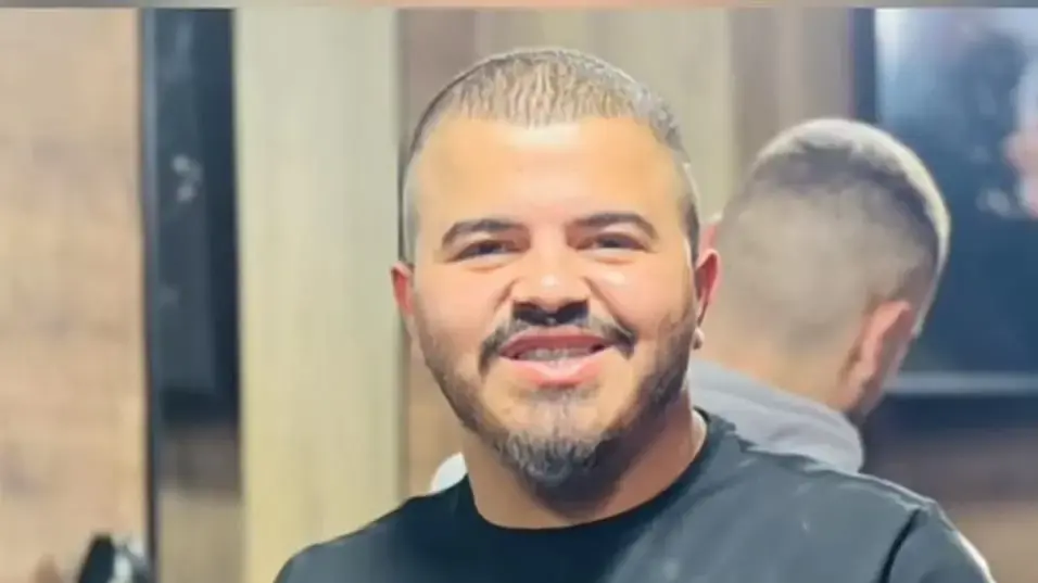 הספר מחמוד גאווי, בן 30, תושב כפר קרע נורה למוות במספרה הספר מחמוד גאווי, בן 30, תושב כפר קרע נורה למוות במספרה