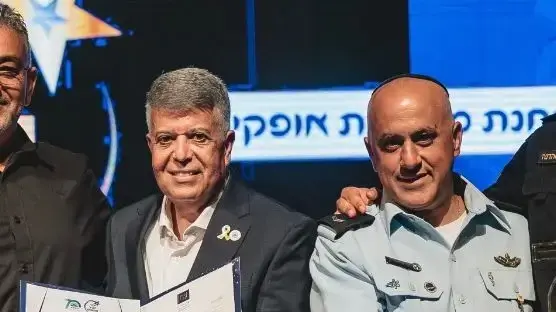 ראש עיריית אופקים איציק דנינו עם רנ״ג איתמר אלוס