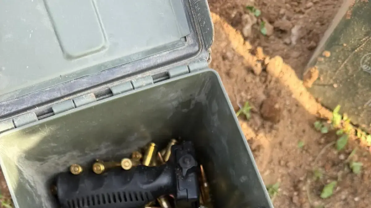 מחסניות ותחמושת שנמצאו במהלך מבצע ״סדר חדש״ בתראבין של כוחות משטרה ומג"ב מחסניות ותחמושת שנמצאו במהלך מבצע ״סדר חדש״ בתראבין של כוחות משטרה ומג"ב