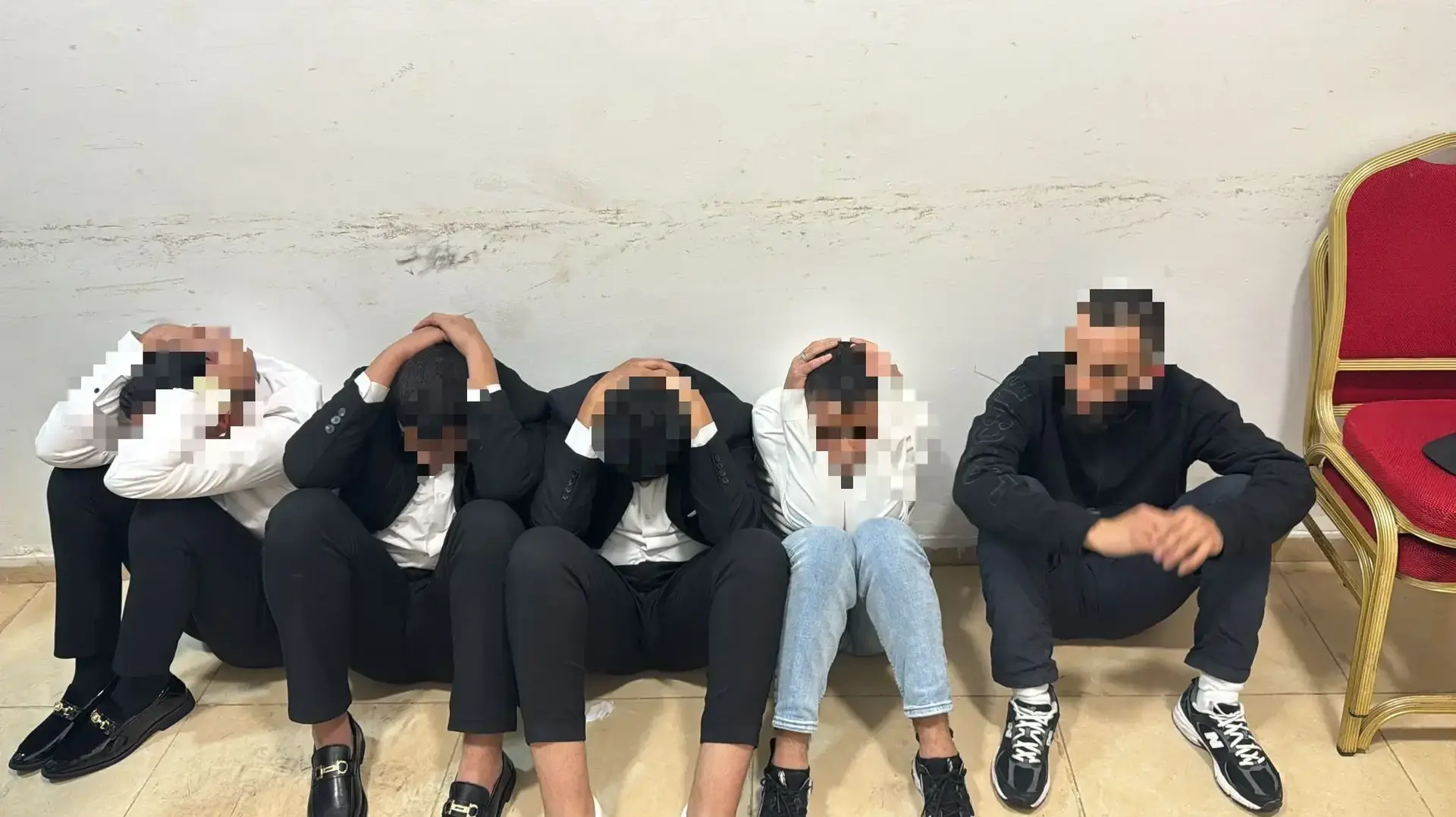 תיעוד מהחתונה בה נתפסו שלושה כלי נשק, שישה חשודים וקטין אוחז בנשק. 10 בינואר 2026 תיעוד מהחתונה בה נתפסו שלושה כלי נשק, שישה חשודים וקטין אוחז בנשק. 10 בינואר 2026