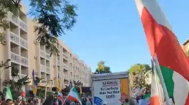 מפגינים איראנים נדרסים בלוס אנג'לס מפגינים איראנים נדרסים בלוס אנג'לס