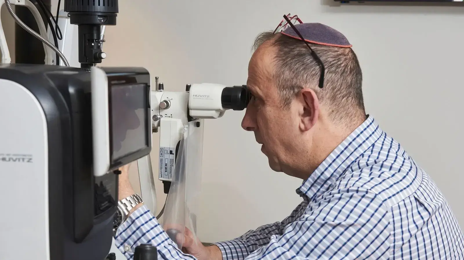 יצחק בר אופטיקה יצחק בר אופטיקה