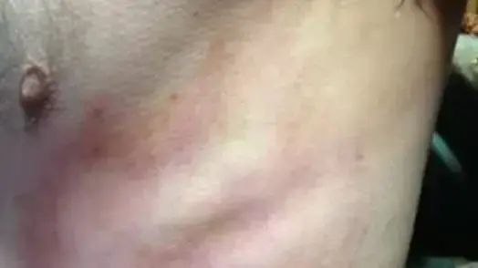 צעיר טוען לאלימות קשה ואיומי רצח בידי שוטר בתא מעצר צעיר טוען לאלימות קשה ואיומי רצח בידי שוטר בתא מעצר