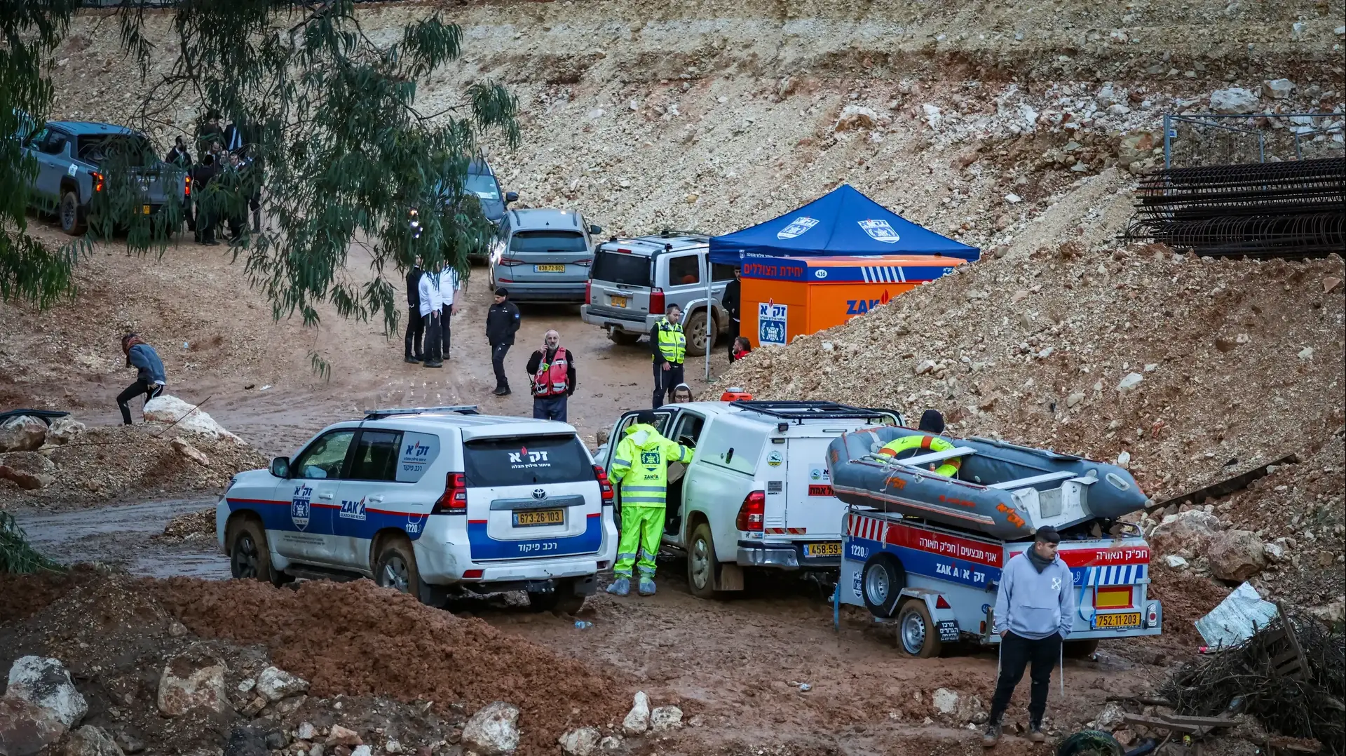 חיפושים לאחר הנער שנסחף בשיטפון בנחל מודיעין, 14 בינואר 2026 חיפושים לאחר הנער שנסחף בשיטפון בנחל מודיעין, 14 בינואר 2026