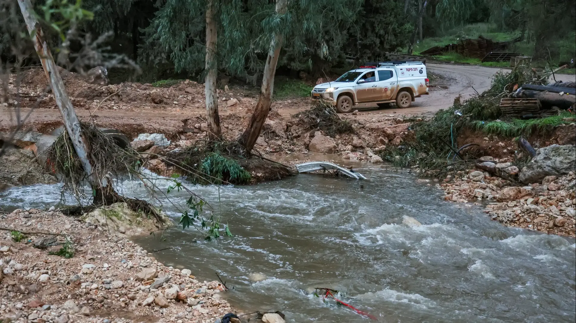 חיפושים לאחר הנער שנסחף בשיטפון בנחל מודיעין, 14 בינואר 2026