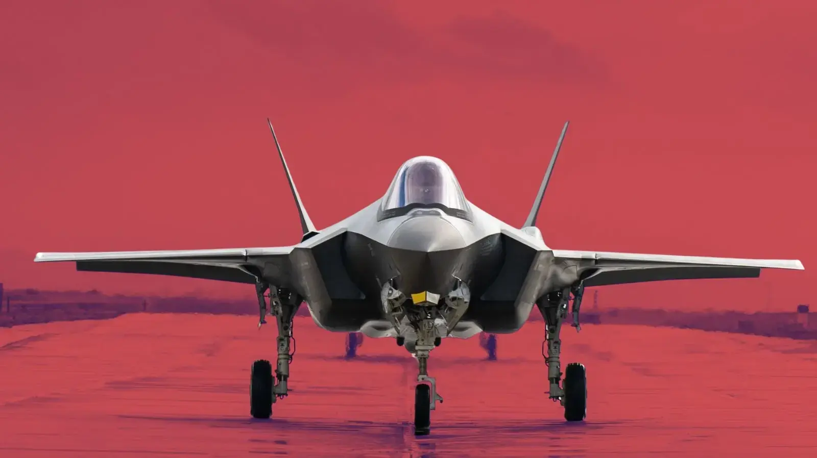 שלושה מטוסי ״אדיר״ (F-35i) חדשים נחתו בבסיס נבטים