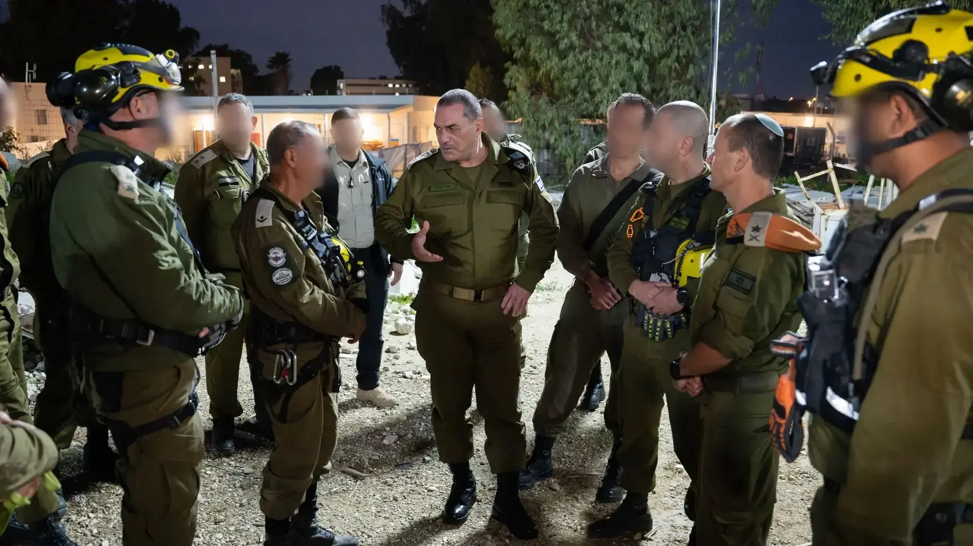 הרמטכ"ל אייל זמיר בביקור במפקדת פיקוד העורף, 19 בינואר 2026 הרמטכ"ל אייל זמיר בביקור במפקדת פיקוד העורף, 19 בינואר 2026