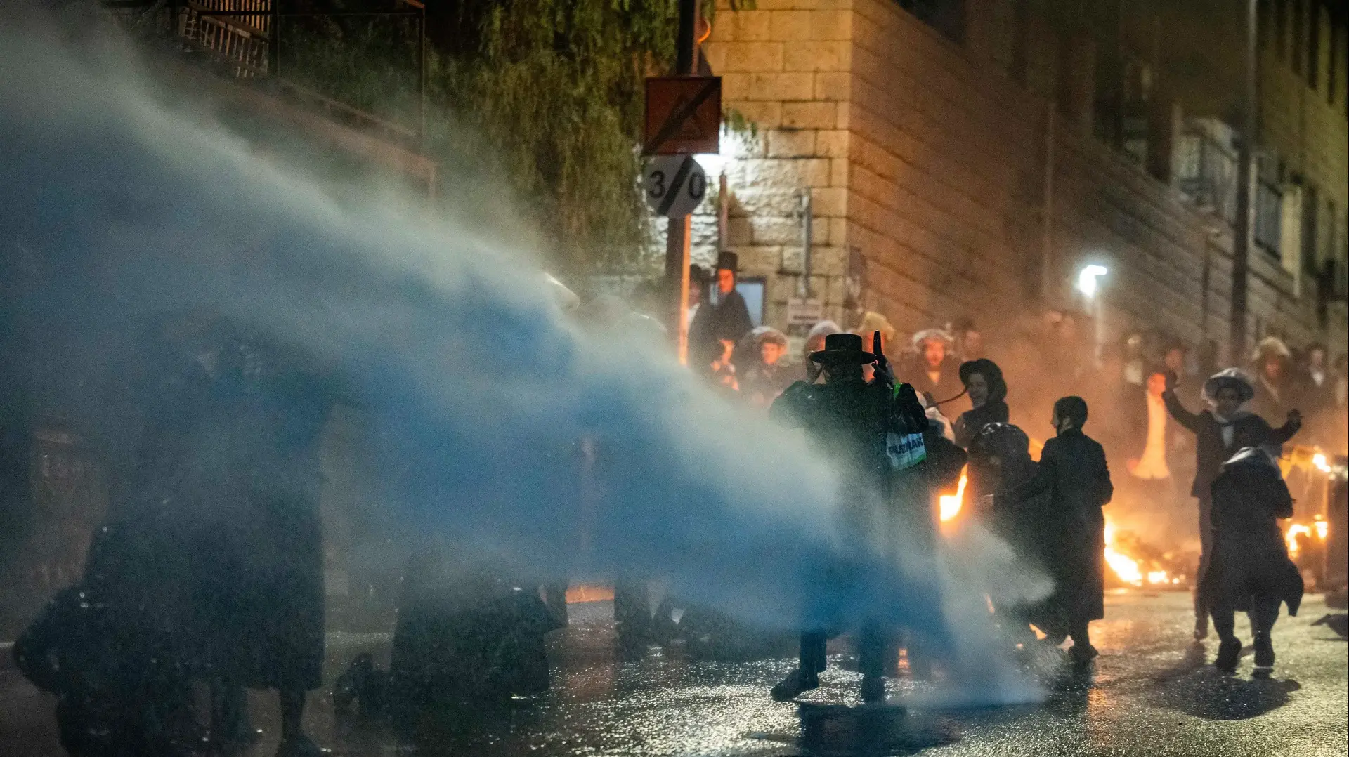 מחאות חרדים נגד הכוונה לבצע נתיחה בפעוטות שמתו בפעוטון, ירושלים, 19 בינואר 2026 מחאות חרדים נגד הכוונה לבצע נתיחה בפעוטות שמתו בפעוטון, ירושלים, 19 בינואר 2026