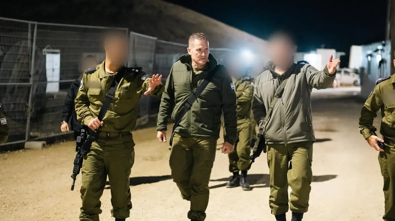 מפקד חיל האוויר תומר בר, בביקור בסוללת כיפת ברזל, 22 בינואר 2026 מפקד חיל האוויר תומר בר, בביקור בסוללת כיפת ברזל, 22 בינואר 2026