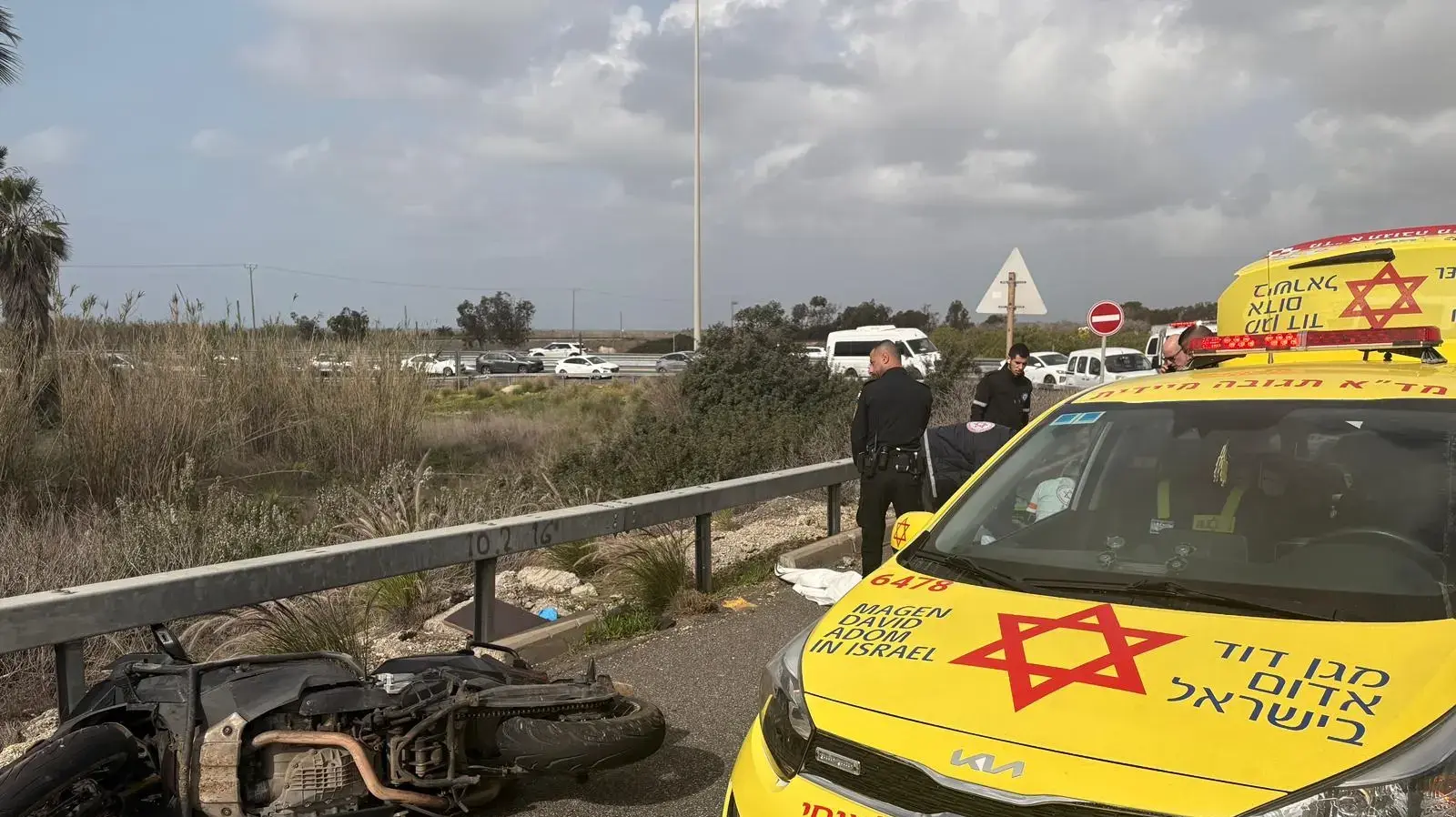 רוכב אופנוע כבן 30 נהרג לאחר שנפגע ממשאית בכביש 2. 23 בינואר 2026 רוכב אופנוע כבן 30 נהרג לאחר שנפגע ממשאית בכביש 2. 23 בינואר 2026