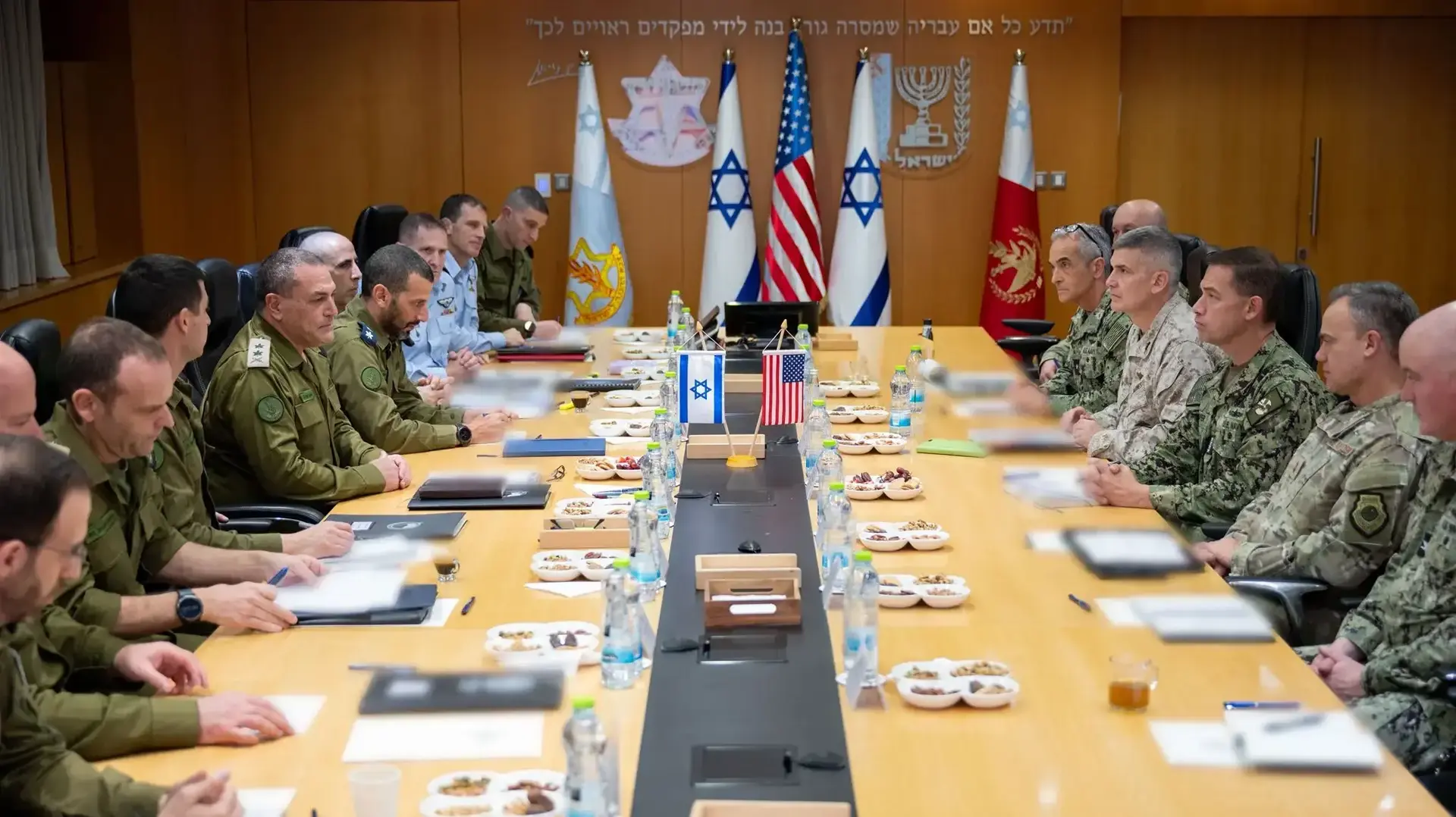 מפקד פיקוד המרכז של צבא ארה"ב, אדמירל בראד קופר, נפגש בישראל עם הרמטכ"ל, רב-אלוף אייל זמיר, 25 בינואר 2026 מפקד פיקוד המרכז של צבא ארה"ב, אדמירל בראד קופר, נפגש בישראל עם הרמטכ"ל, רב-אלוף אייל זמיר, 25 בינואר 2026