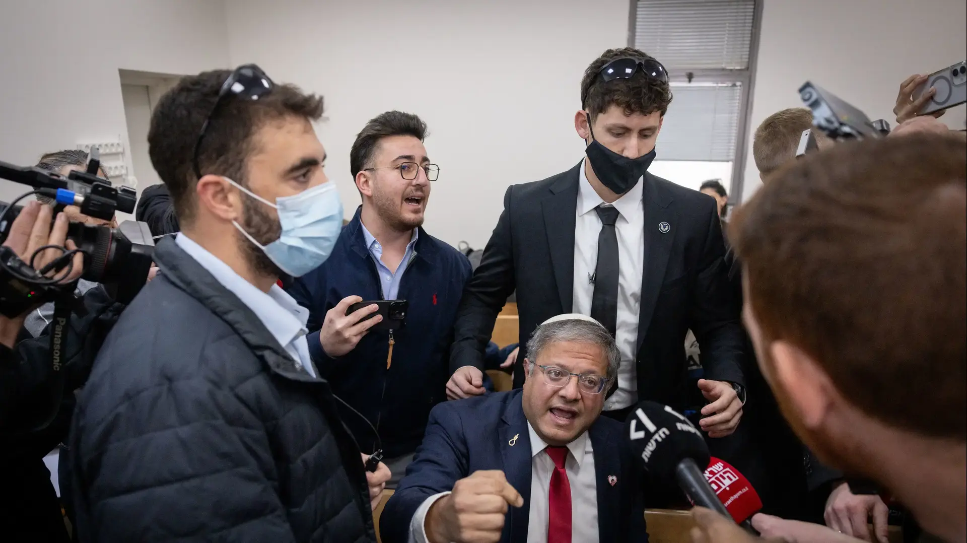 איתמר בן גביר בדיון בעניינה של רינת סבן לגבי אי קידומה , בימ"ש מחוזי ירושלים איתמר בן גביר בדיון בעניינה של רינת סבן לגבי אי קידומה , בימ"ש מחוזי ירושלים