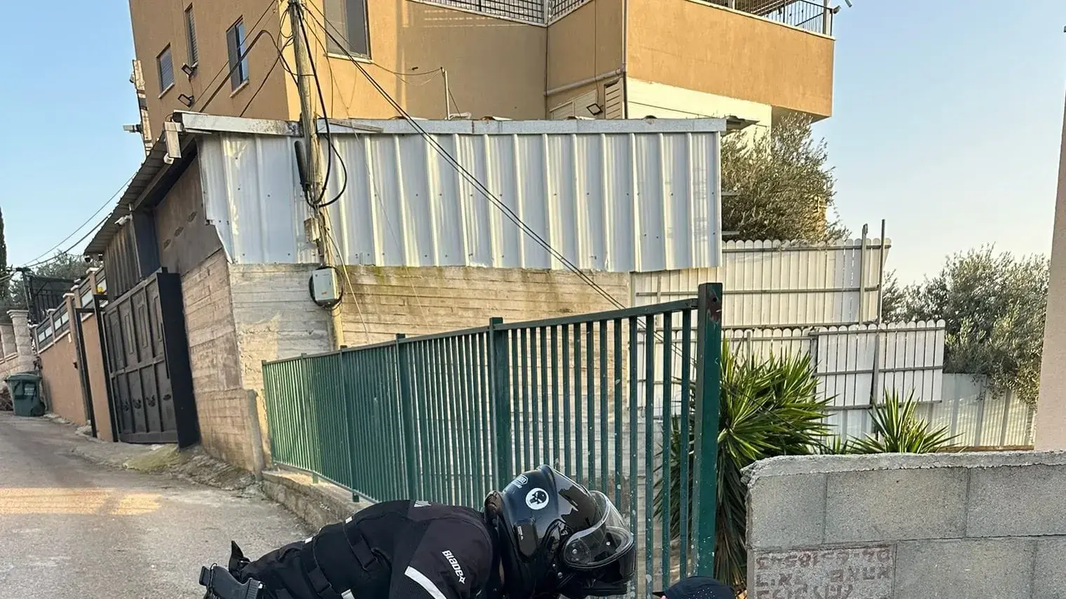 פרשת מבוך הכסף-גיוס עד המדינה מעצרים נוספים.
פרשת מבוך הכסף-גיוס עד המדינה מעצרים נוספים.
