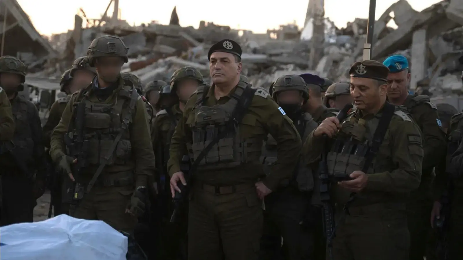 הרמטכ"ל ברצועת עזה בזמן מציאת גופתו של רן גויאלי הרמטכ"ל ברצועת עזה בזמן מציאת גופתו של רן גויאלי
