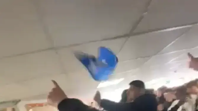 "היידה ביבי" בבית הספר בקיבוץ: תלמידים עם דגל ליכוד הפגינו נגד המנהל