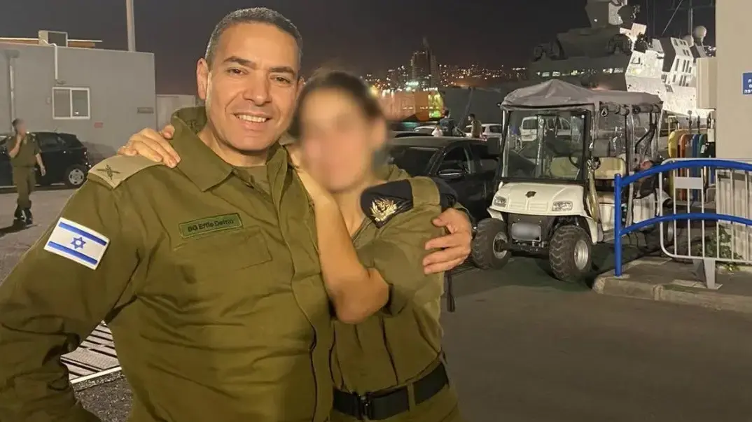 אפי דפרין עם בתו