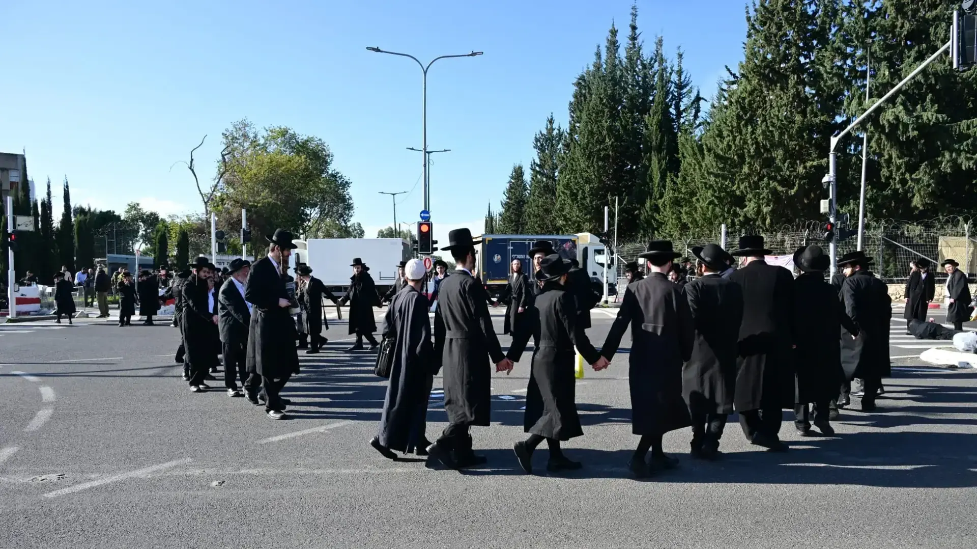 הפגנת חרדים סמוך ללשכת גיוס תל השומר, 4 בפברואר 2026 הפגנת חרדים סמוך ללשכת גיוס תל השומר, 4 בפברואר 2026