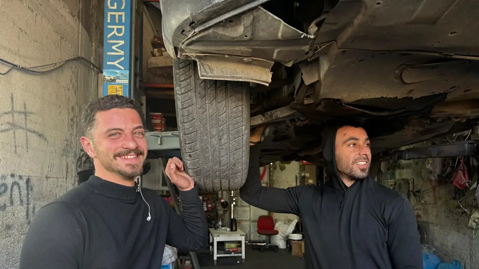 ישראלים שנכנסים לשטחי A כדי לתקן את רכבם ישראלים שנכנסים לשטחי A כדי לתקן את רכבם