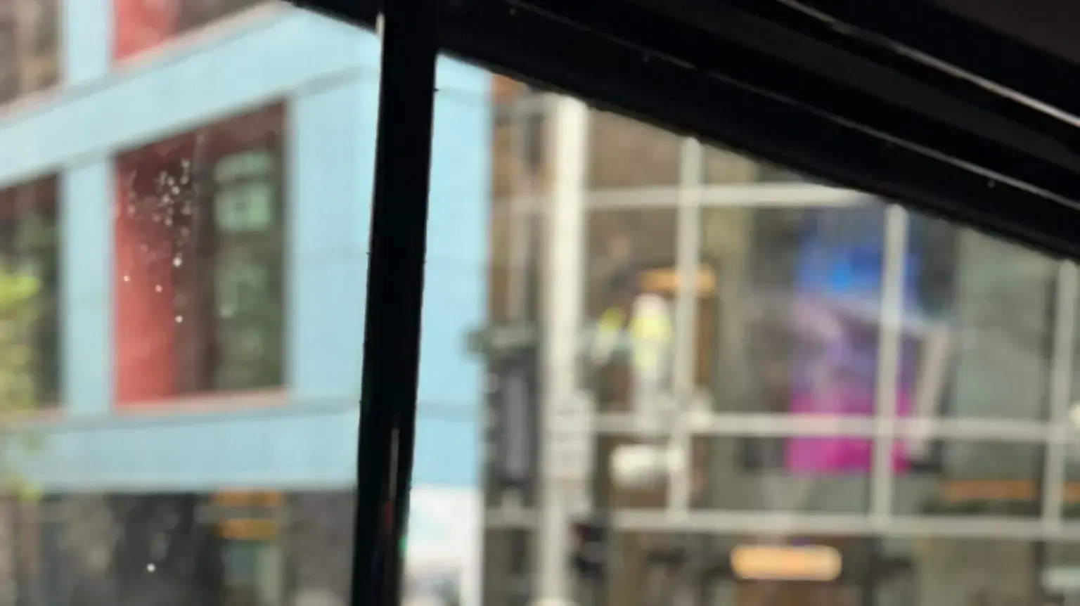 תושבים אוסטרליים מתאספים סביב שיירת הנשיא הרצוג בסידני תושבים אוסטרליים מתאספים סביב שיירת הנשיא הרצוג בסידני