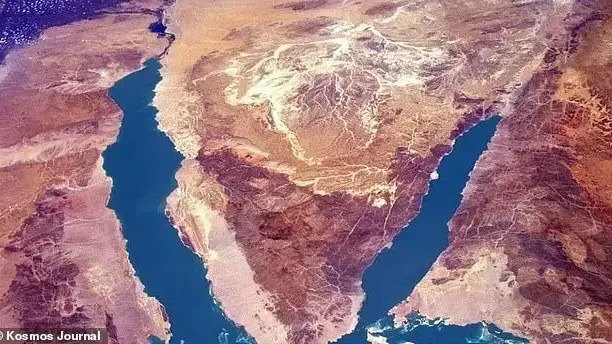 נהר הקארון באיראן, נתיב מים מפותל הזורם דרך הרי הזגרוס, עשוי להקביל לנהר הגיחון נהר הקארון באיראן, נתיב מים מפותל הזורם דרך הרי הזגרוס, עשוי להקביל לנהר הגיחון