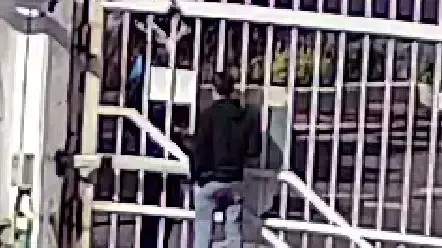 השוטרים שהגיעו לתחנת הרדיו 103 השוטרים שהגיעו לתחנת הרדיו 103