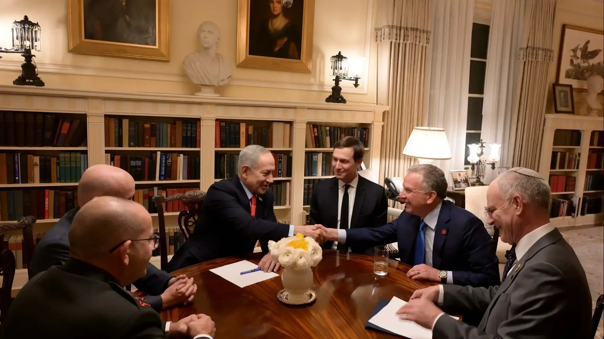 בנימין נתניהו נפגש בבלייר האוס בוושינגטון עם סטיב וויטקוף וג׳ארד קושנר בנימין נתניהו נפגש בבלייר האוס בוושינגטון עם סטיב וויטקוף וג׳ארד קושנר