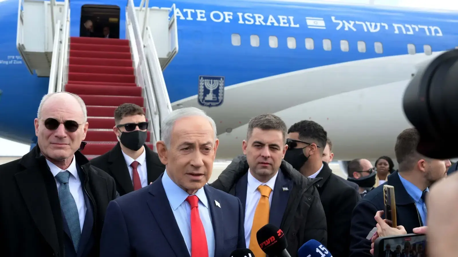 ראש הממשלה בנימין נתניהו לפני המראתו חזרה לישראל אחרי ביקור מדיני בוושינגטון, 12 בפברואר 2026 ראש הממשלה בנימין נתניהו לפני המראתו חזרה לישראל אחרי ביקור מדיני בוושינגטון, 12 בפברואר 2026