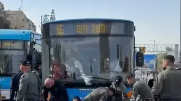 מפגינים חרדים חוסמים את הכניסה לירושלים. 16 בפברואר 2026 מפגינים חרדים חוסמים את הכניסה לירושלים. 16 בפברואר 2026