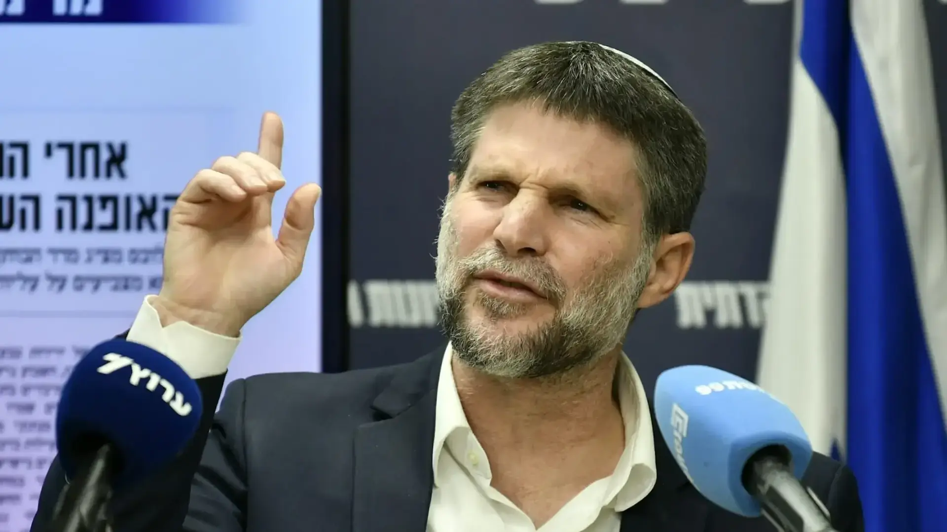 בצלאל סמוטריץ', ישיבת סיעת הציונות הדתית, 16 בפברואר 2026 בצלאל סמוטריץ', ישיבת סיעת הציונות הדתית, 16 בפברואר 2026