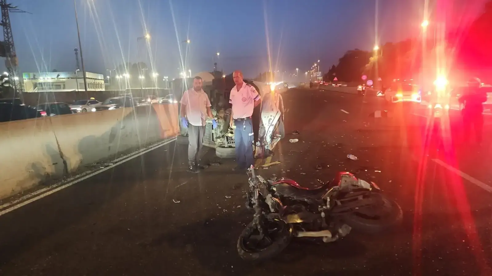  רוכבת אופנוע נהרגה מפגיעת רכב בכביש 5 בין מחלף מורשה למחלף הכפר הירוק