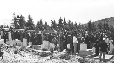 הלוויית הנרצחים בטבח בקרית שמונה, 1974. הלוויית הנרצחים בטבח בקרית שמונה, 1974.