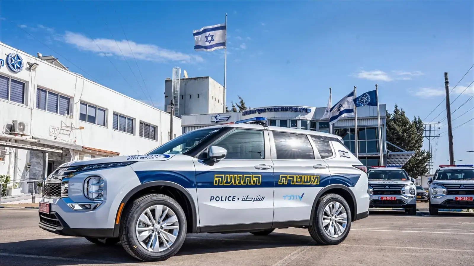 ניידת מיצובישי אאוטלנדר
