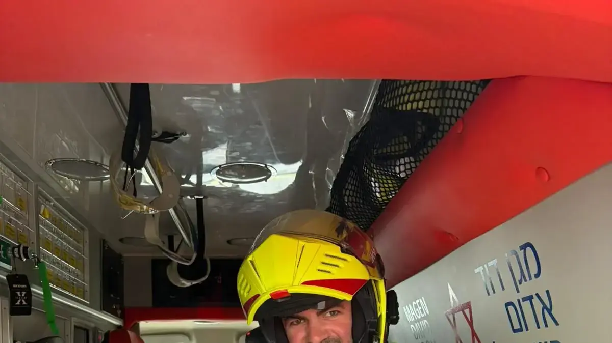 ניר מוסקוביץ החובש שעזר לאישה ללדת בצומת הסרגל ניר מוסקוביץ החובש שעזר לאישה ללדת בצומת הסרגל