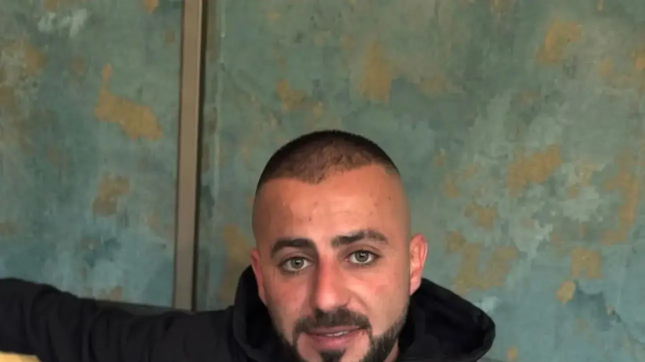 הנרצח בראמה הוא אדהם חרב, בן 25