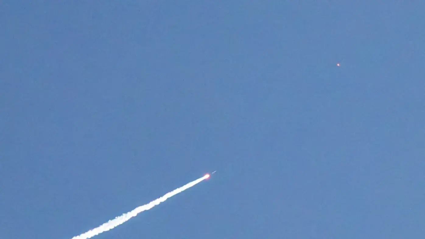 יציאת טיל מיירט ממפרץ חיפה, ויירוט בשמי חיפה
יציאת טיל מיירט ממפרץ חיפה, ויירוט בשמי חיפה