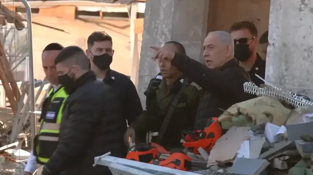 רה"מ בנימין נתניהו מסייר בזירת אירוע הנפילה, בית שמש, 2 במרץ 2026 רה"מ בנימין נתניהו מסייר בזירת אירוע הנפילה, בית שמש, 2 במרץ 2026