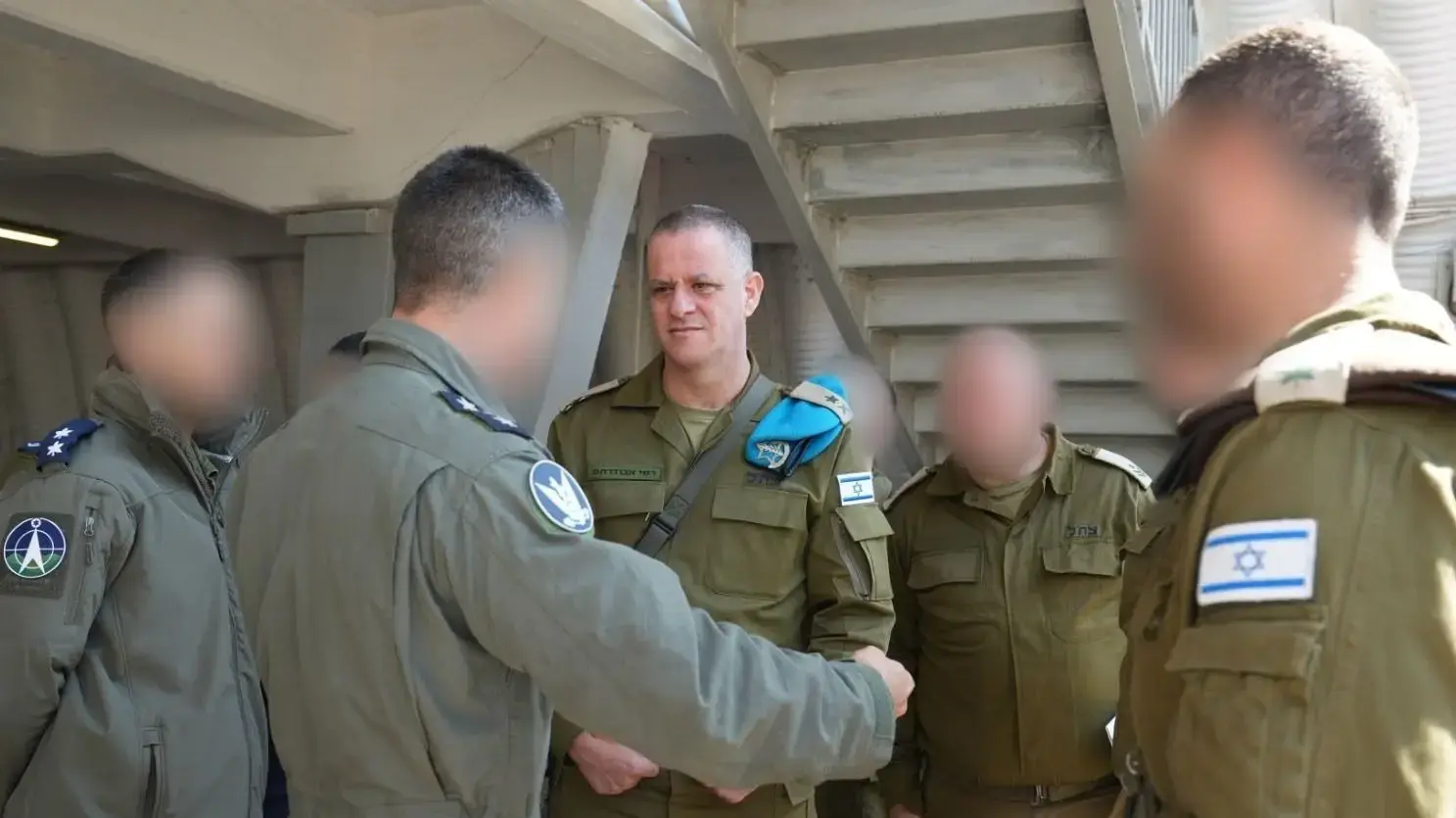 האלוף רמי אבודרהם ראש אגף הטכנולוגיה והלוגיסטיקה, בהערכות לפני מבצע "שאגת הארי" האלוף רמי אבודרהם ראש אגף הטכנולוגיה והלוגיסטיקה, בהערכות לפני מבצע "שאגת הארי"