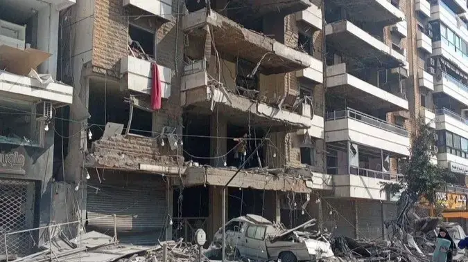 בניין מגורים בדאחייה בביירות בניין מגורים בדאחייה בביירות